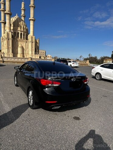 Hyundai Elantra-8