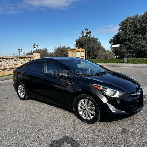 Hyundai Elantra-3