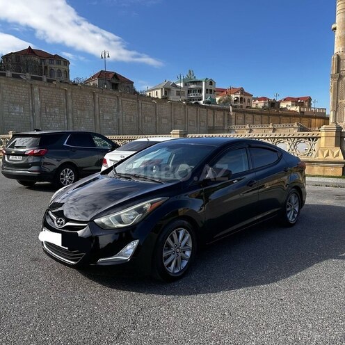Hyundai Elantra-2