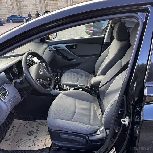 Hyundai Elantra-6