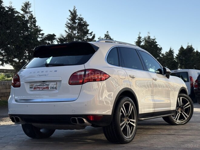 Porsche Cayenne-5