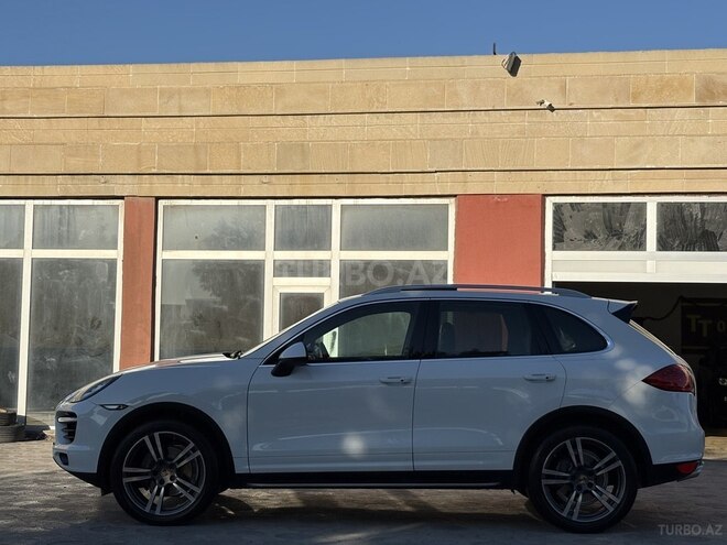 Porsche Cayenne-11