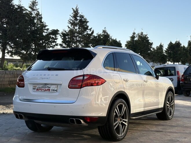 Porsche Cayenne-10