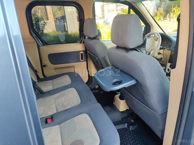 Ford Tourneo Connect-18