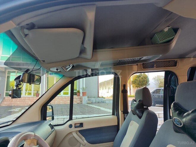 Ford Tourneo Connect-16