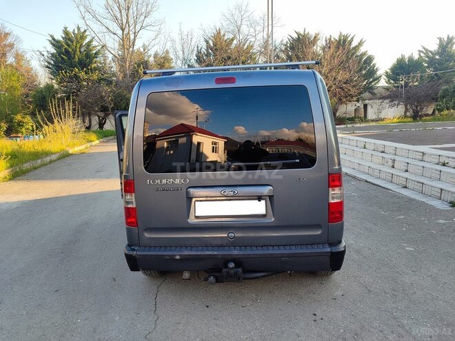Ford Tourneo Connect-4