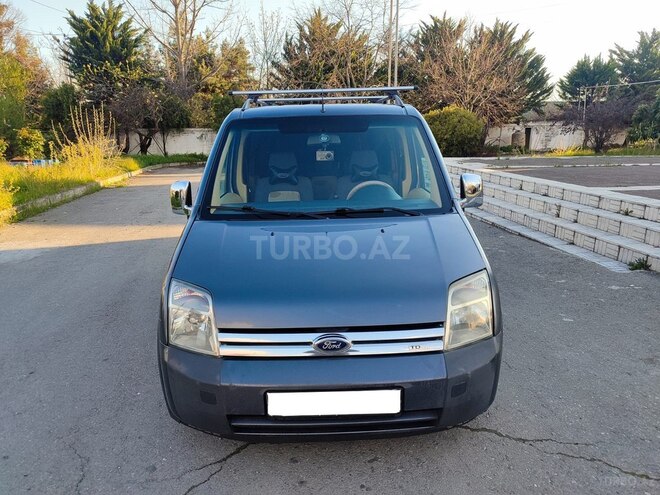 Ford Tourneo Connect-1