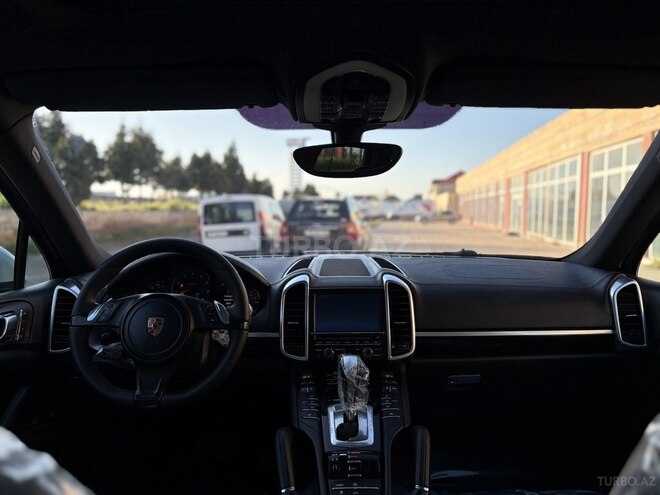 Porsche Cayenne-12