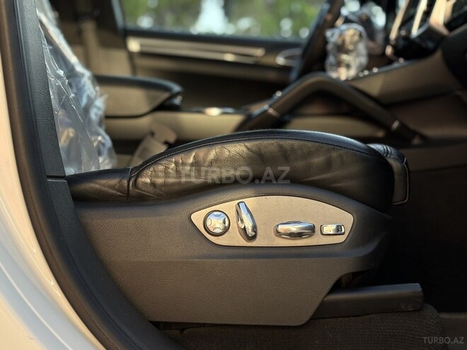 Porsche Cayenne-27