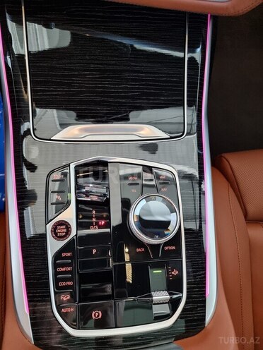BMW X7-39