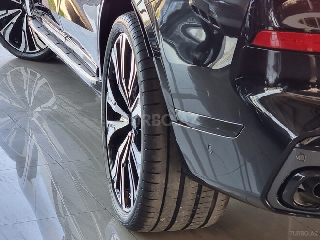 BMW X7-33