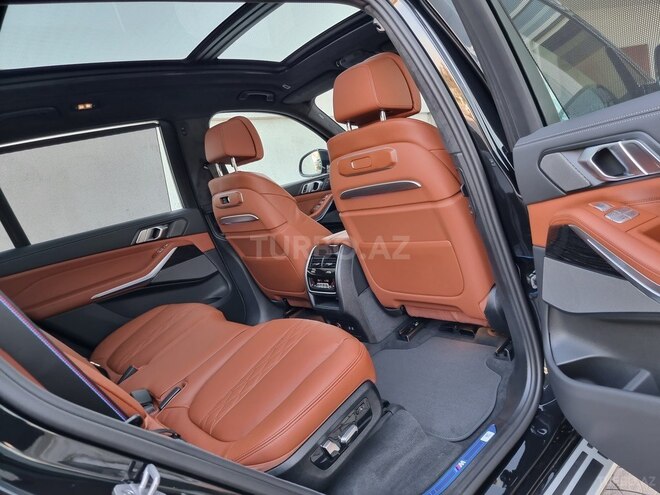 BMW X7-15