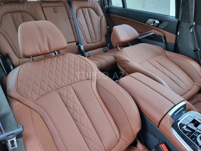 BMW X7-16