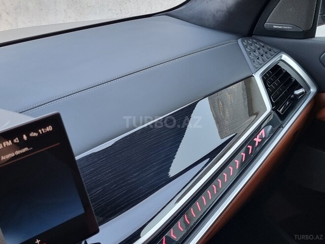 BMW X7-36