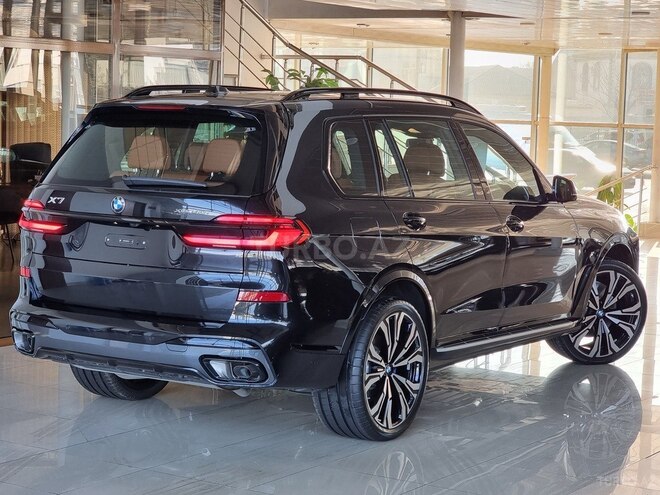 BMW X7-8