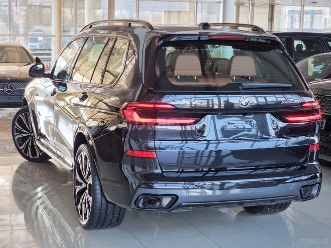 BMW X7-6