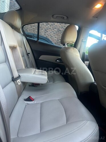 Chevrolet Cruze-10