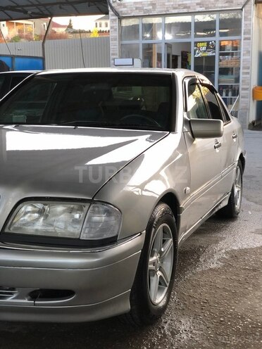 Mercedes C 200-2