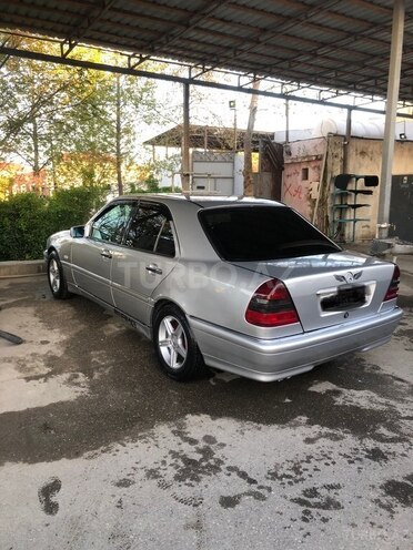 Mercedes C 200-10