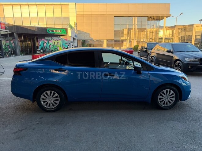 Nissan Versa-3