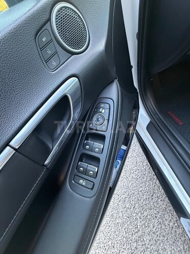 Hyundai Sonata-8