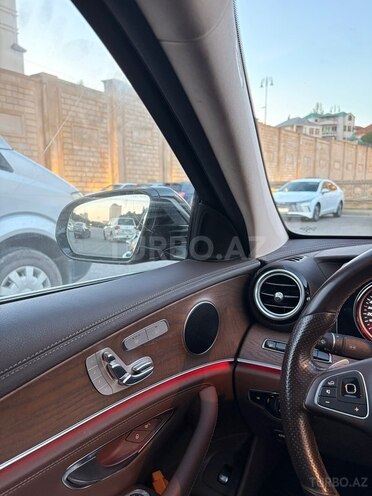 Mercedes E 220 d-7