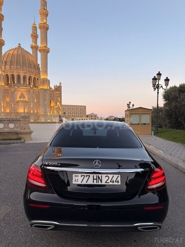 Mercedes E 220 d-5