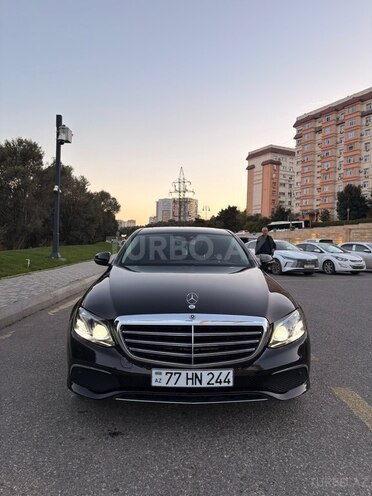 Mercedes E 220 d-1