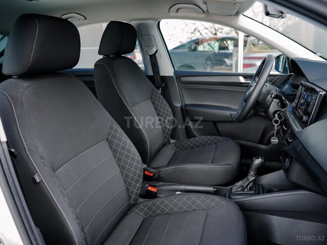 Skoda Rapid-8