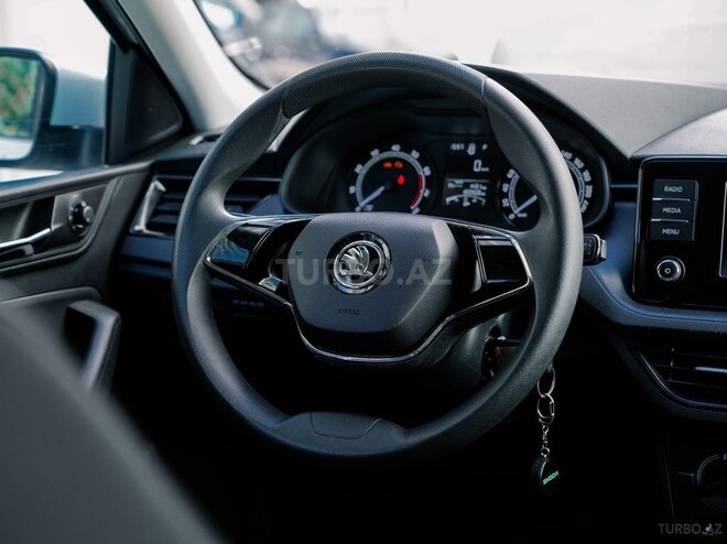 Skoda Rapid-10
