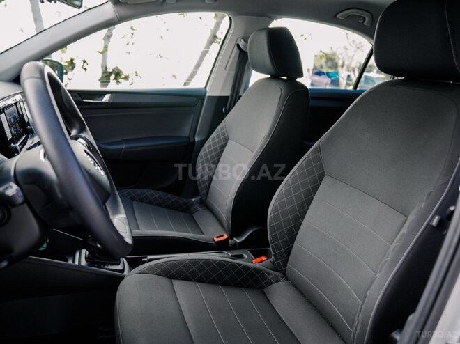 Skoda Rapid-15