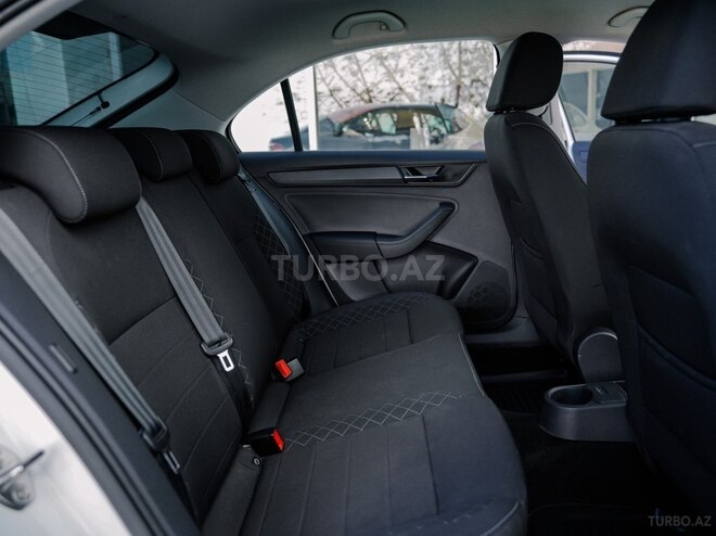 Skoda Rapid-18