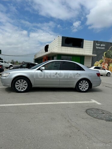 Hyundai Sonata-4