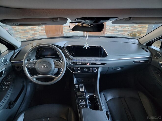 Hyundai Sonata-12