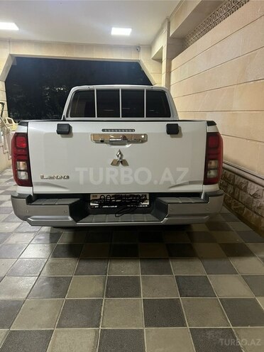 Mitsubishi L200-6