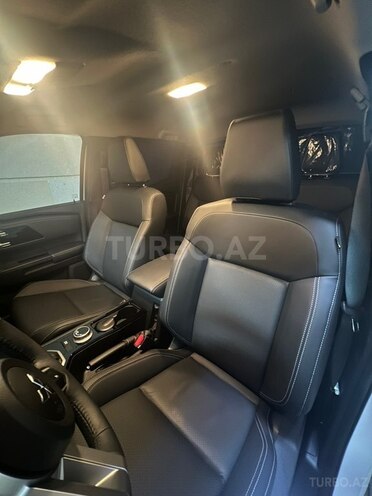 Mitsubishi L200-11