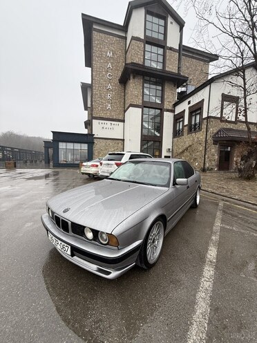BMW 530-13