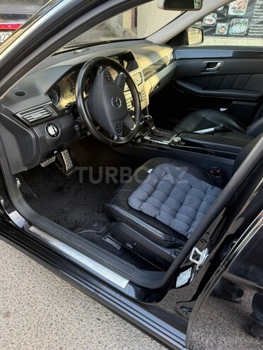 Mercedes E 250-9