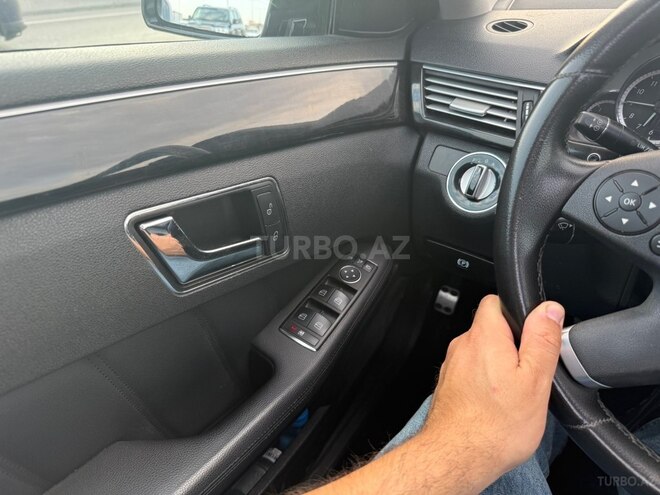 Mercedes E 250-8