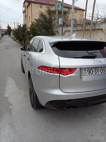 Jaguar F-Pace-5