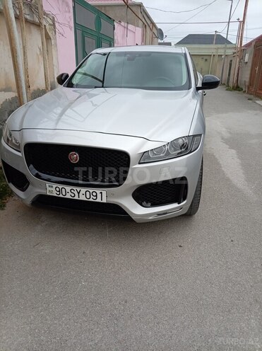 Jaguar F-Pace-4
