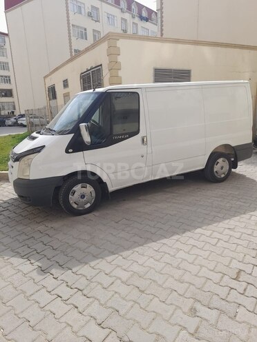 Ford Transit-6