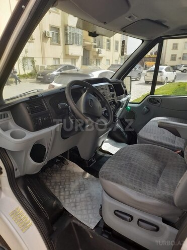 Ford Transit-7