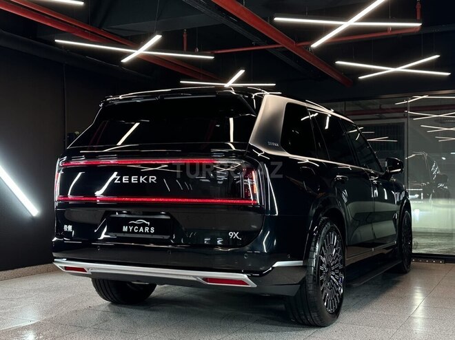 ZEEKR 9X-8
