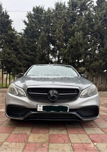 Mercedes E 220-1