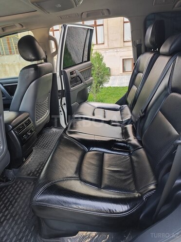 Toyota Land Cruiser-12