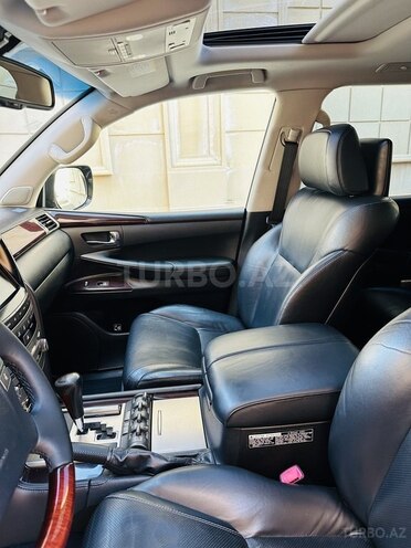 Lexus LX 570-13