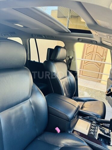 Lexus LX 570-14