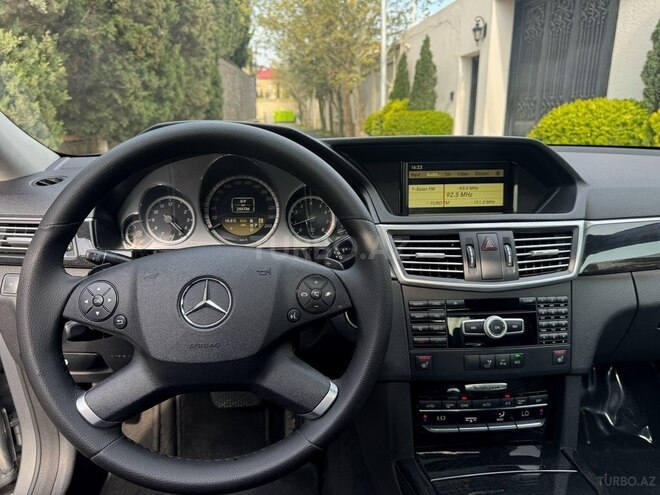 Mercedes E 250-10