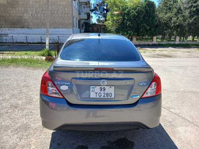 Nissan Versa-3